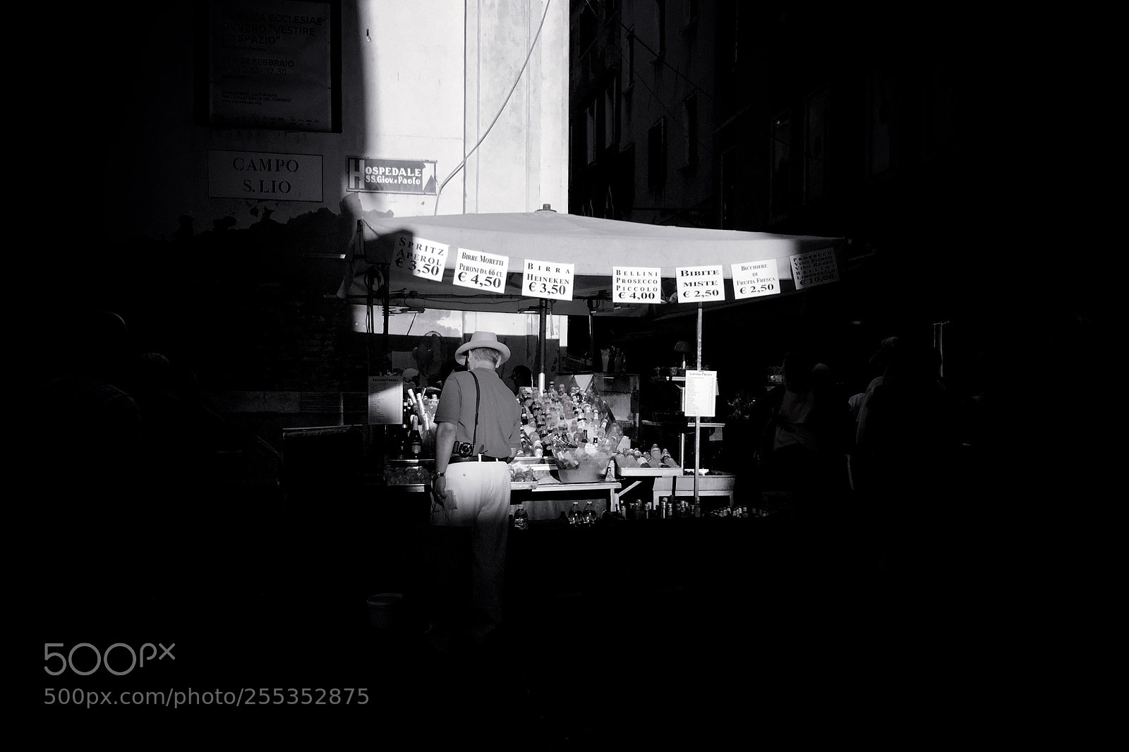 Apple iPhone 6 sample photo. Venitian market photography