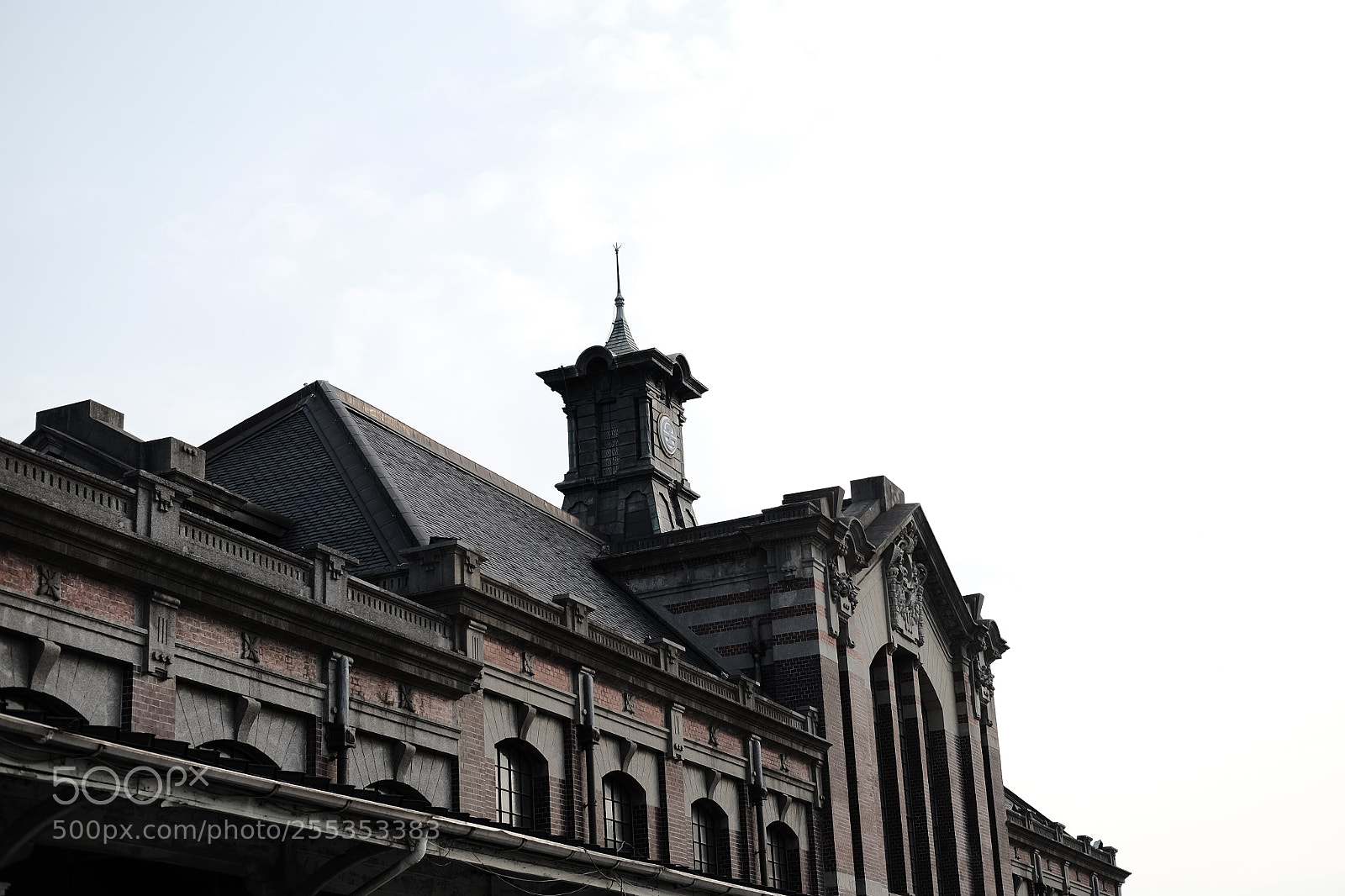 Fujifilm X-T1 sample photo. Taichung train strion photography