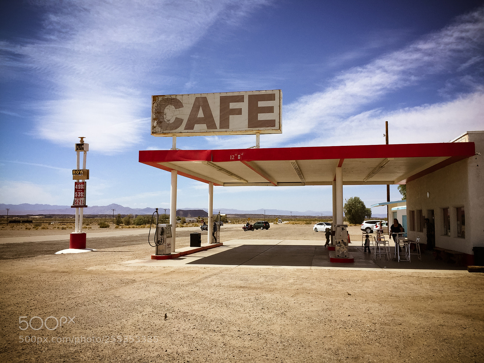 Apple iPhone 6 sample photo. The famous roys cafe photography