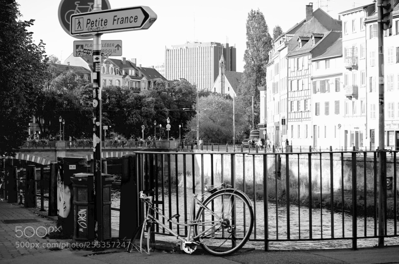 Canon EOS 100D (EOS Rebel SL1 / EOS Kiss X7) sample photo. Petite france photography