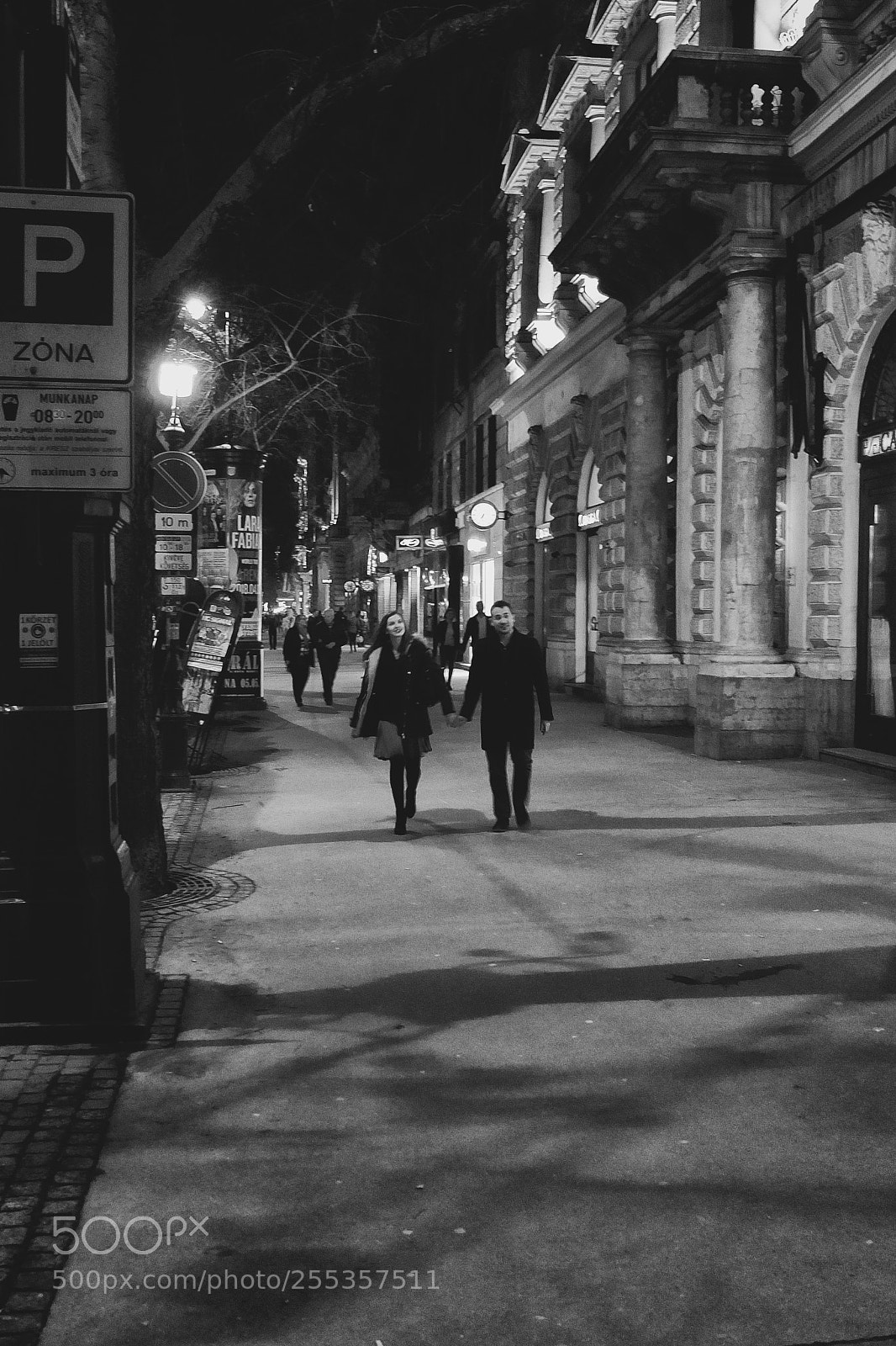 Fujifilm X10 sample photo. Central square photography