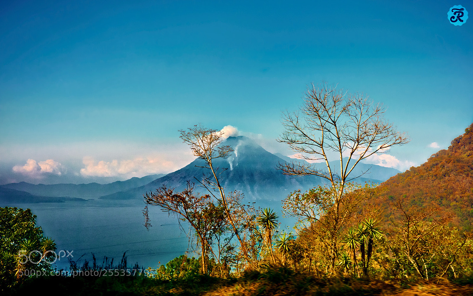 Sony a6000 sample photo. San pedro volcano, atitl photography