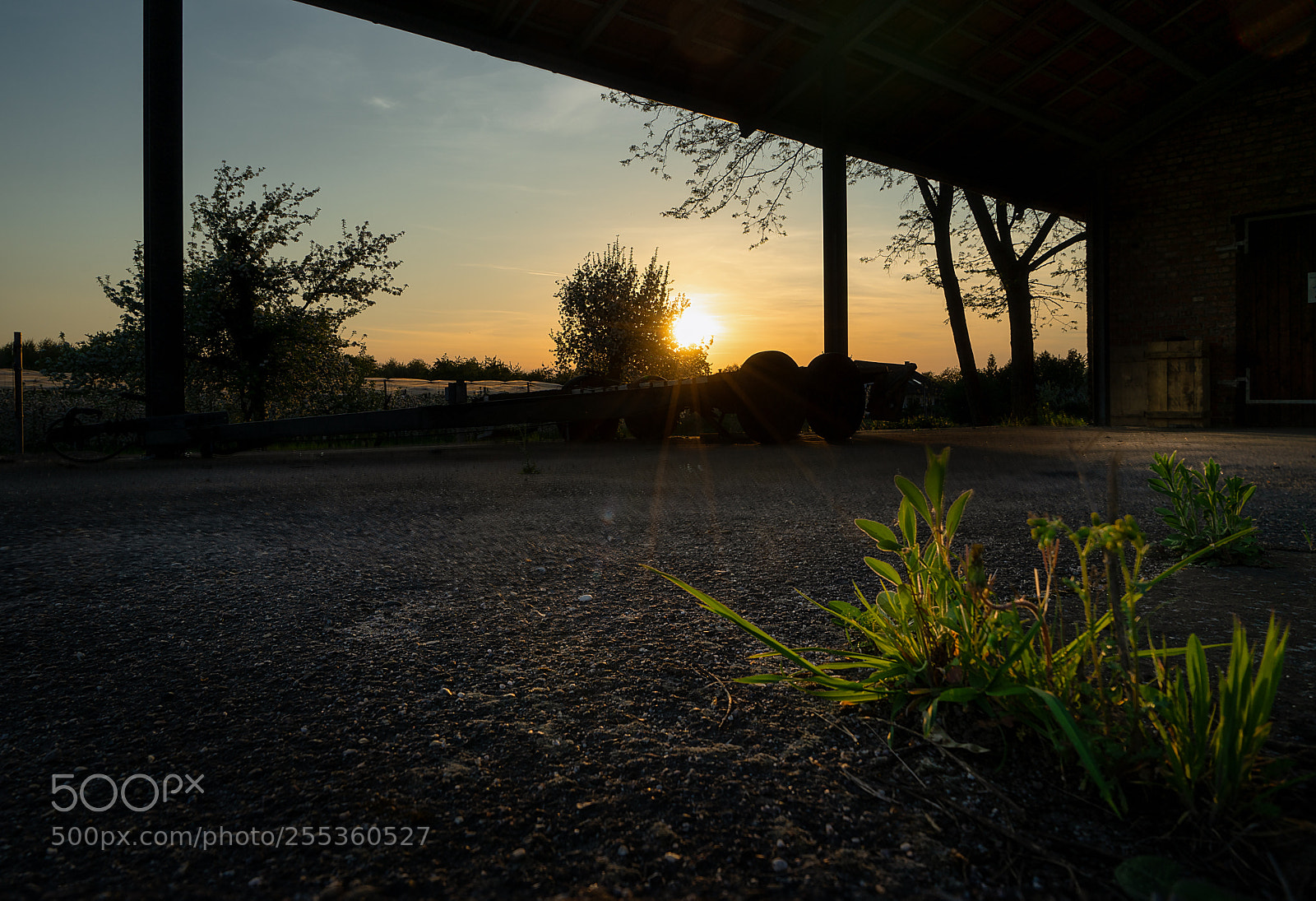 Sony a7 II sample photo. Sonnenuntergang bahnhofsgelände photography