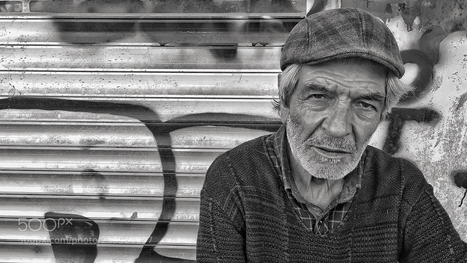 Apple iPhone 6 sample photo. Old man photography