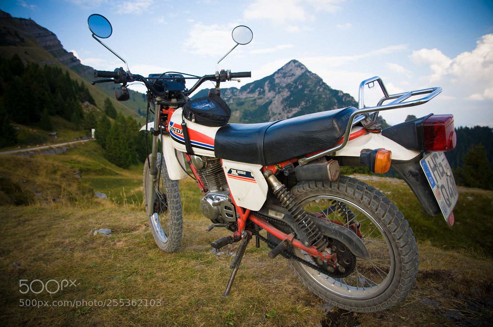 Nikon D90 sample photo. Honda xl 185 on photography