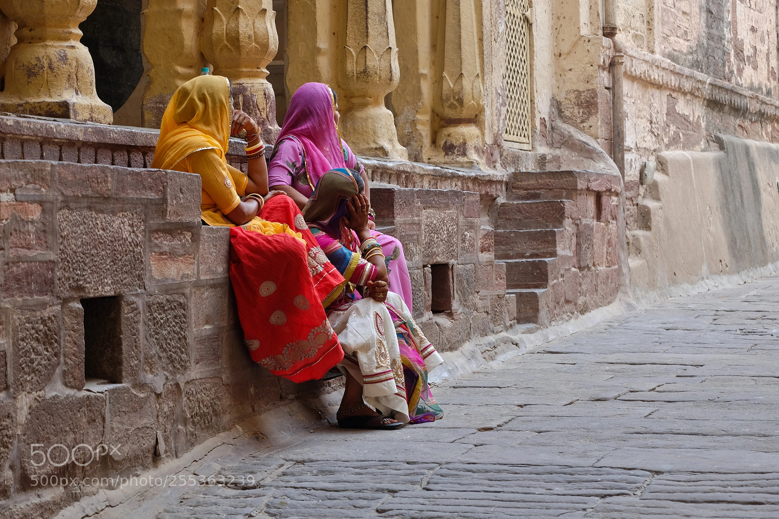Fujifilm X-M1 sample photo. Traditionally dressed indian women photography