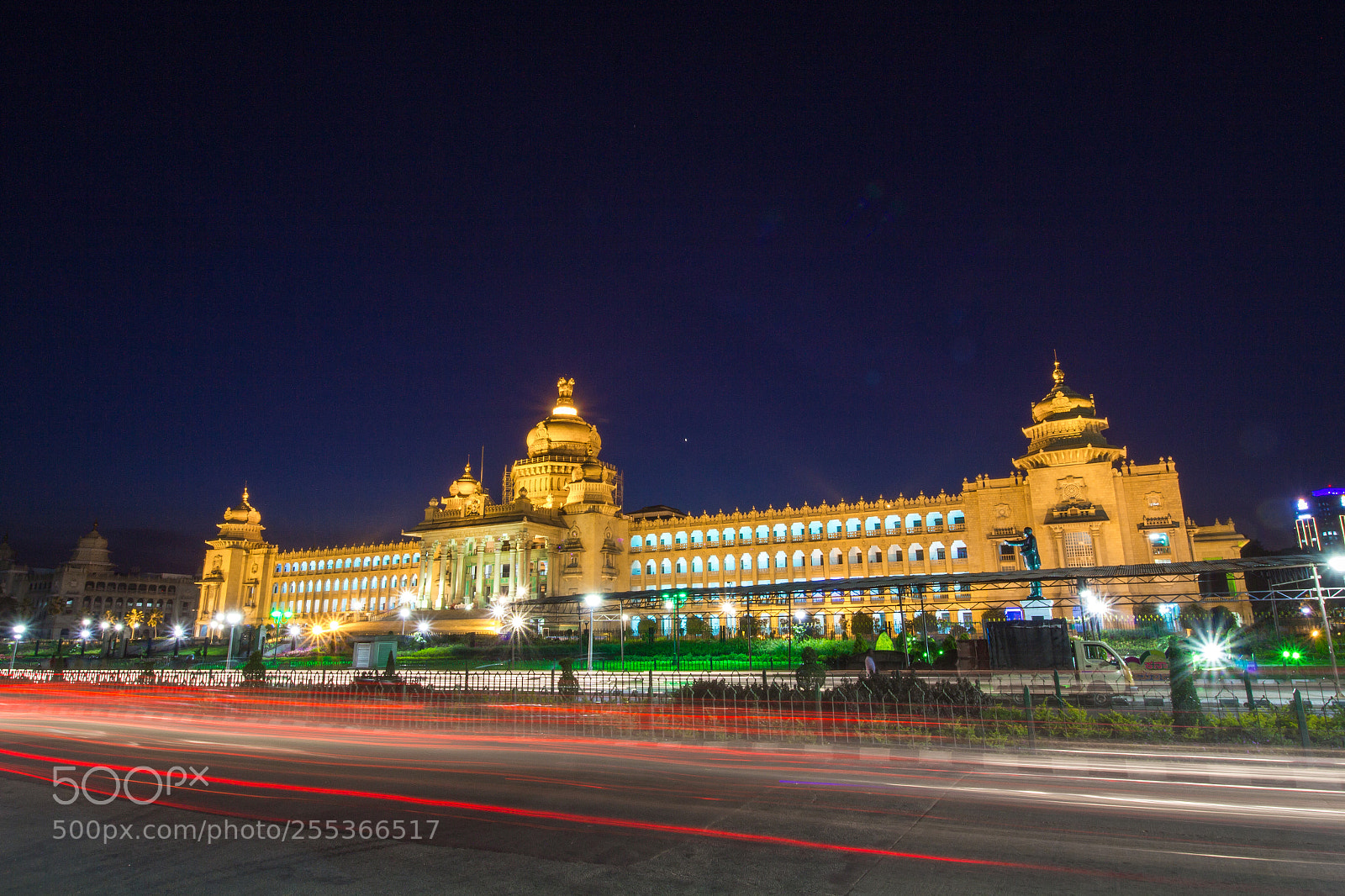 Canon EOS 550D (EOS Rebel T2i / EOS Kiss X4) sample photo. Vidhana soudha photography