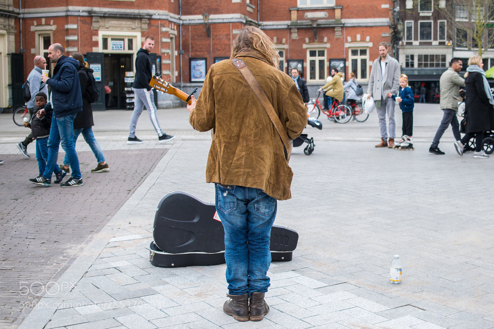 Nikon D3300 sample photo. The performer photography
