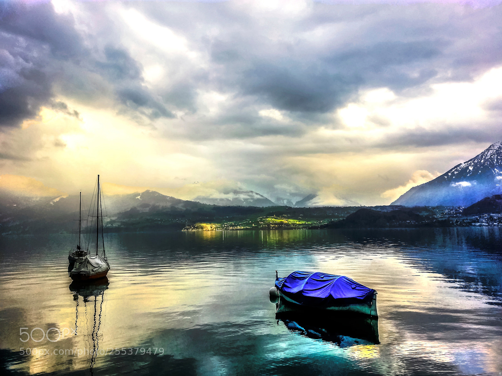 Samsung Galaxy S3 sample photo. Boats on lake thun photography