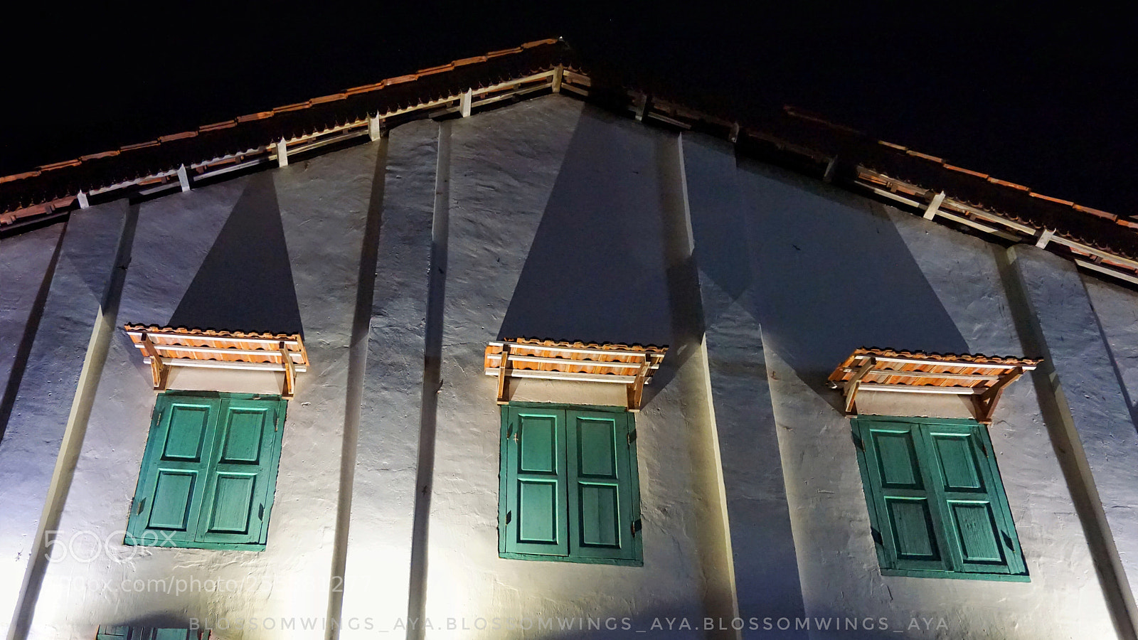 Sony a6000 sample photo. Luminous photography