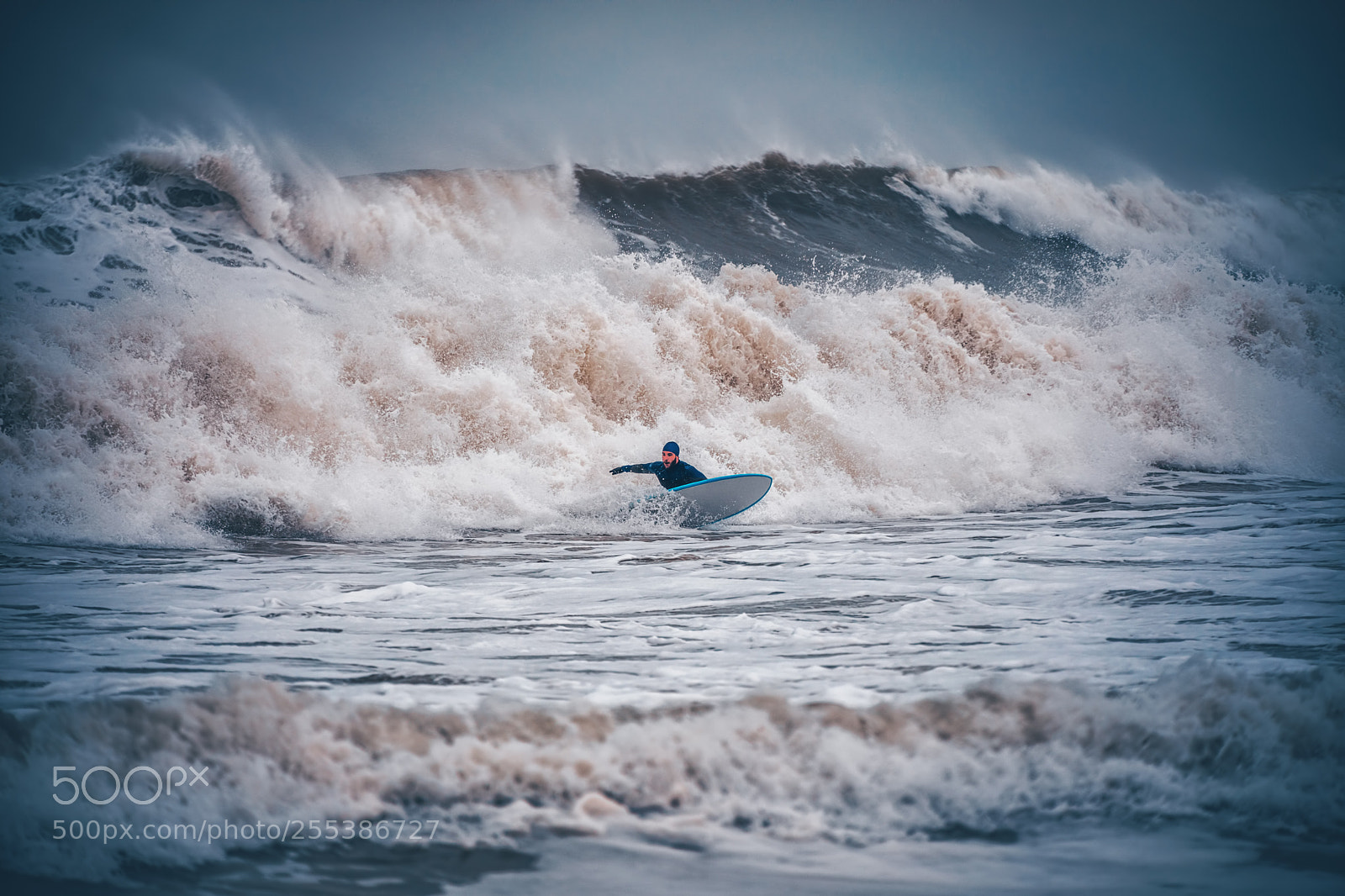 Canon EOS 5D Mark IV sample photo. Surfer catches huge waves photography