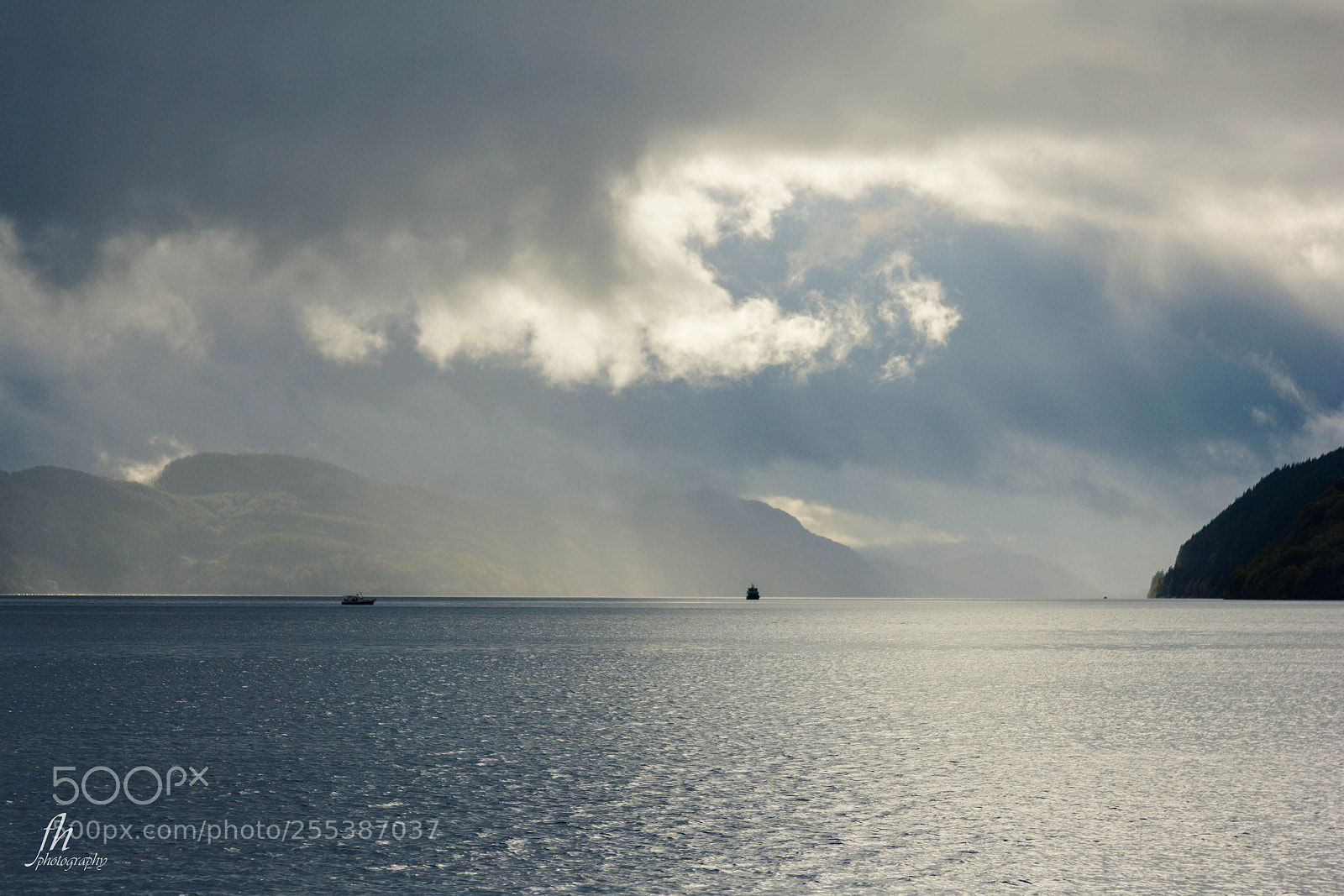 Canon EOS 550D (EOS Rebel T2i / EOS Kiss X4) sample photo. Loch ness clouds photography