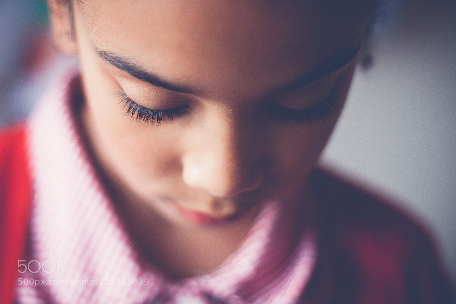 Canon EOS 5D Mark II sample photo. Eyes down photography
