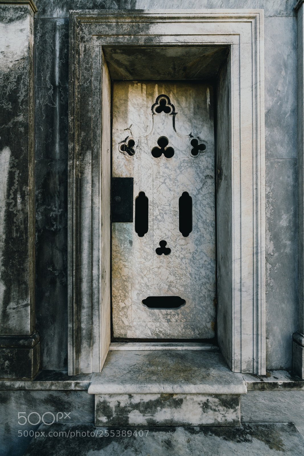 Sony a7R II sample photo. Recolet cemetery in the photography