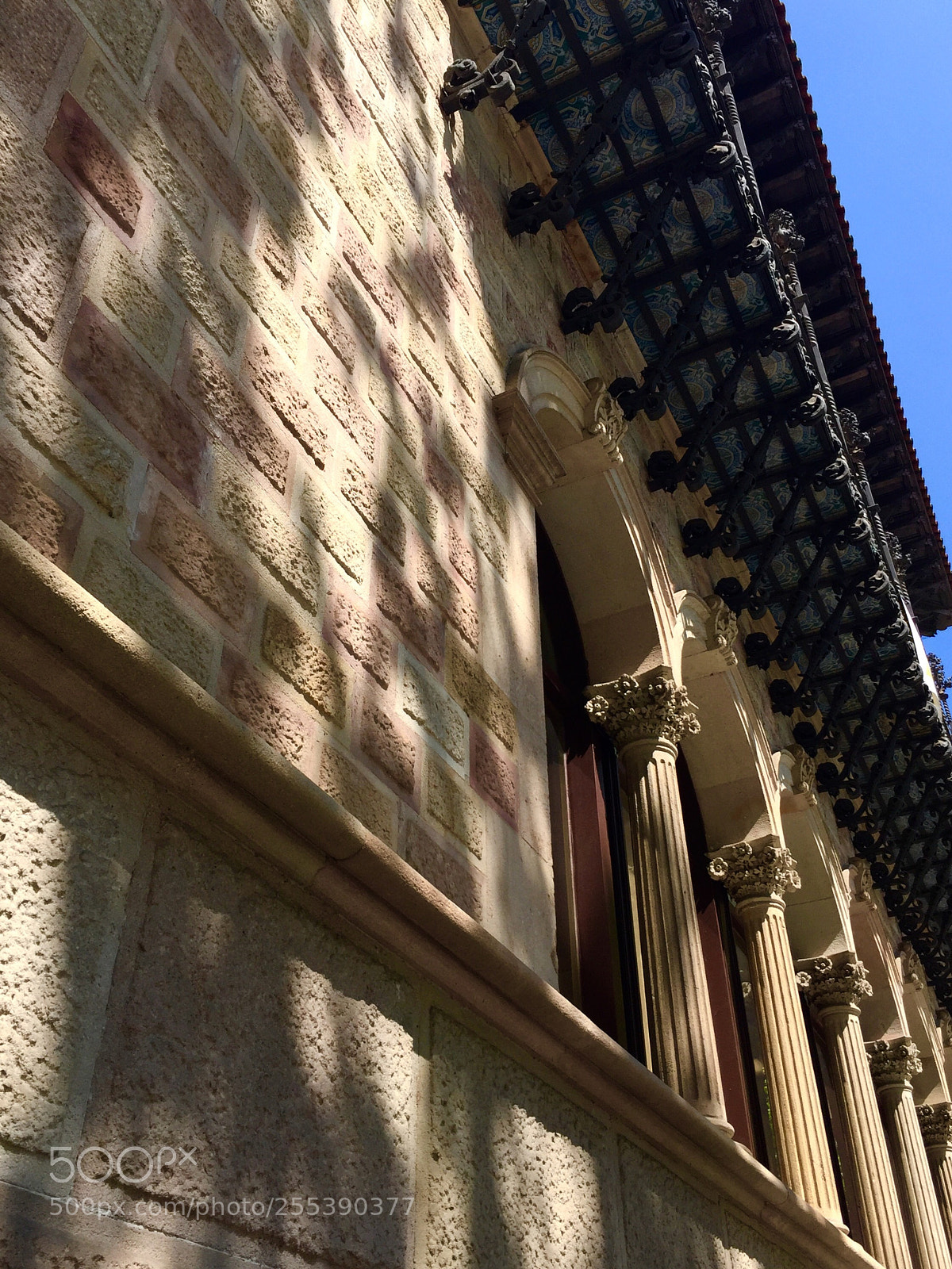 Apple iPhone 6 sample photo. Puig i cadafalch edifici photography