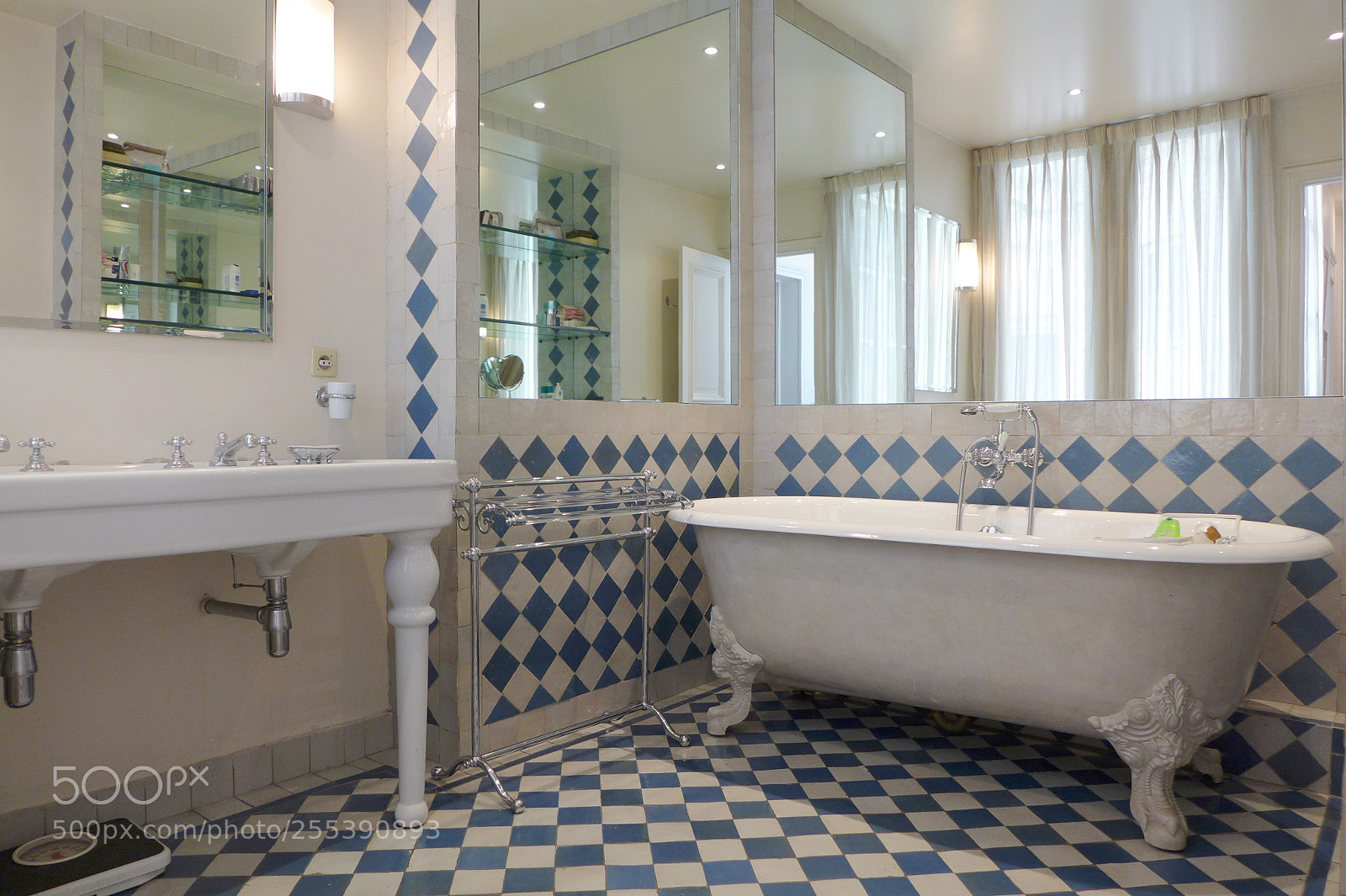 Panasonic Lumix DMC-LX7 sample photo. Like the bathroom ? photography