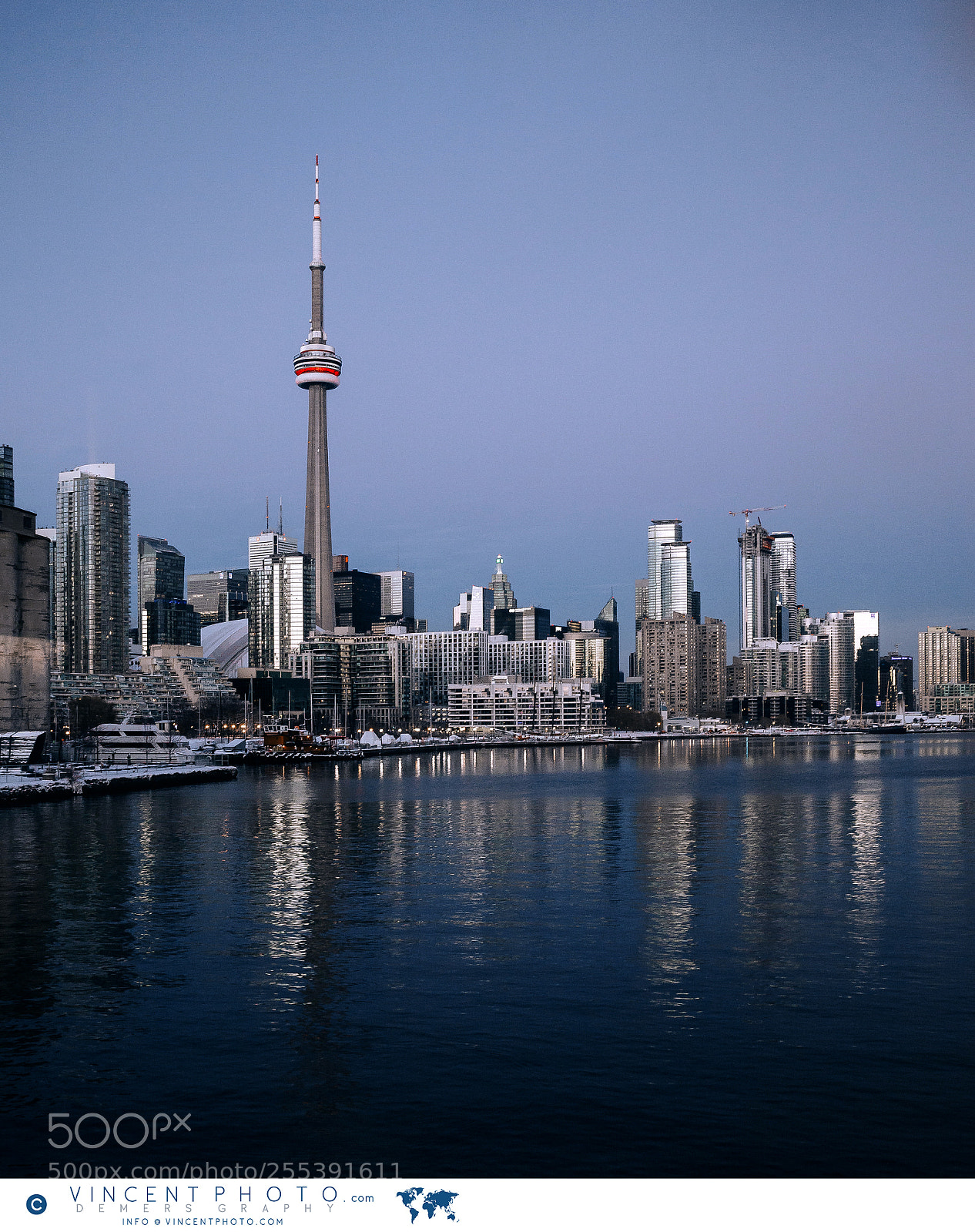 Canon EOS 5D Mark II sample photo. View on the city photography