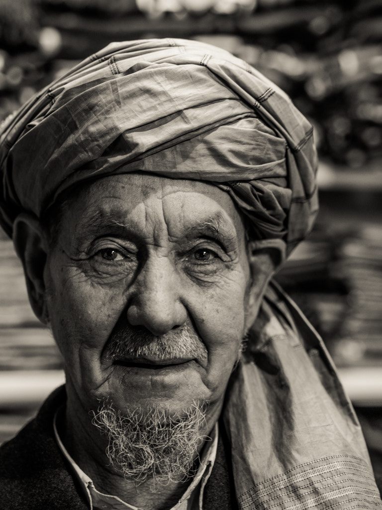 Olympus PEN E-PM2 sample photo. Portrait of an old man no. 9 photography