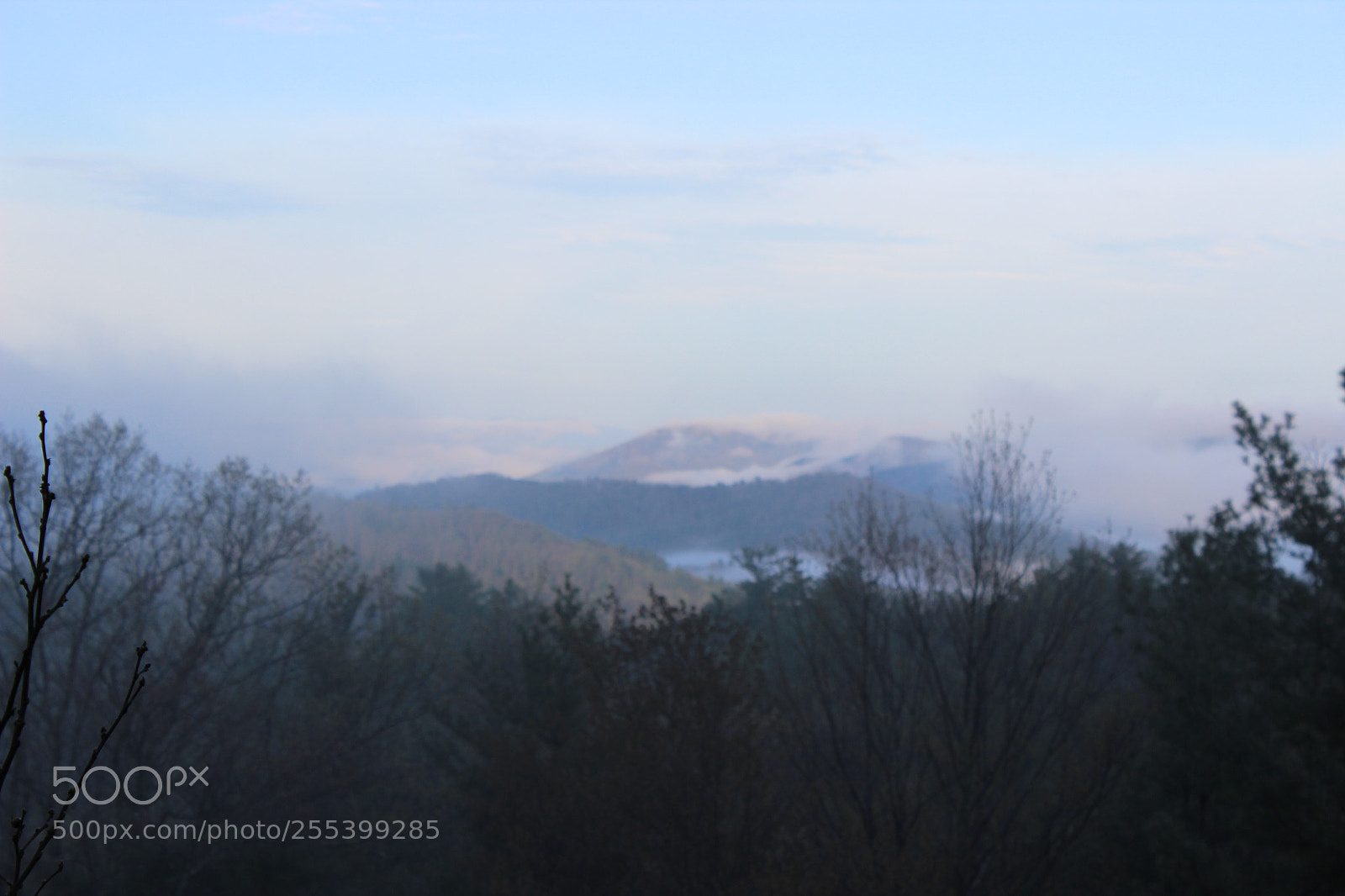Canon EOS 600D (Rebel EOS T3i / EOS Kiss X5) sample photo. Morning in the smoky photography