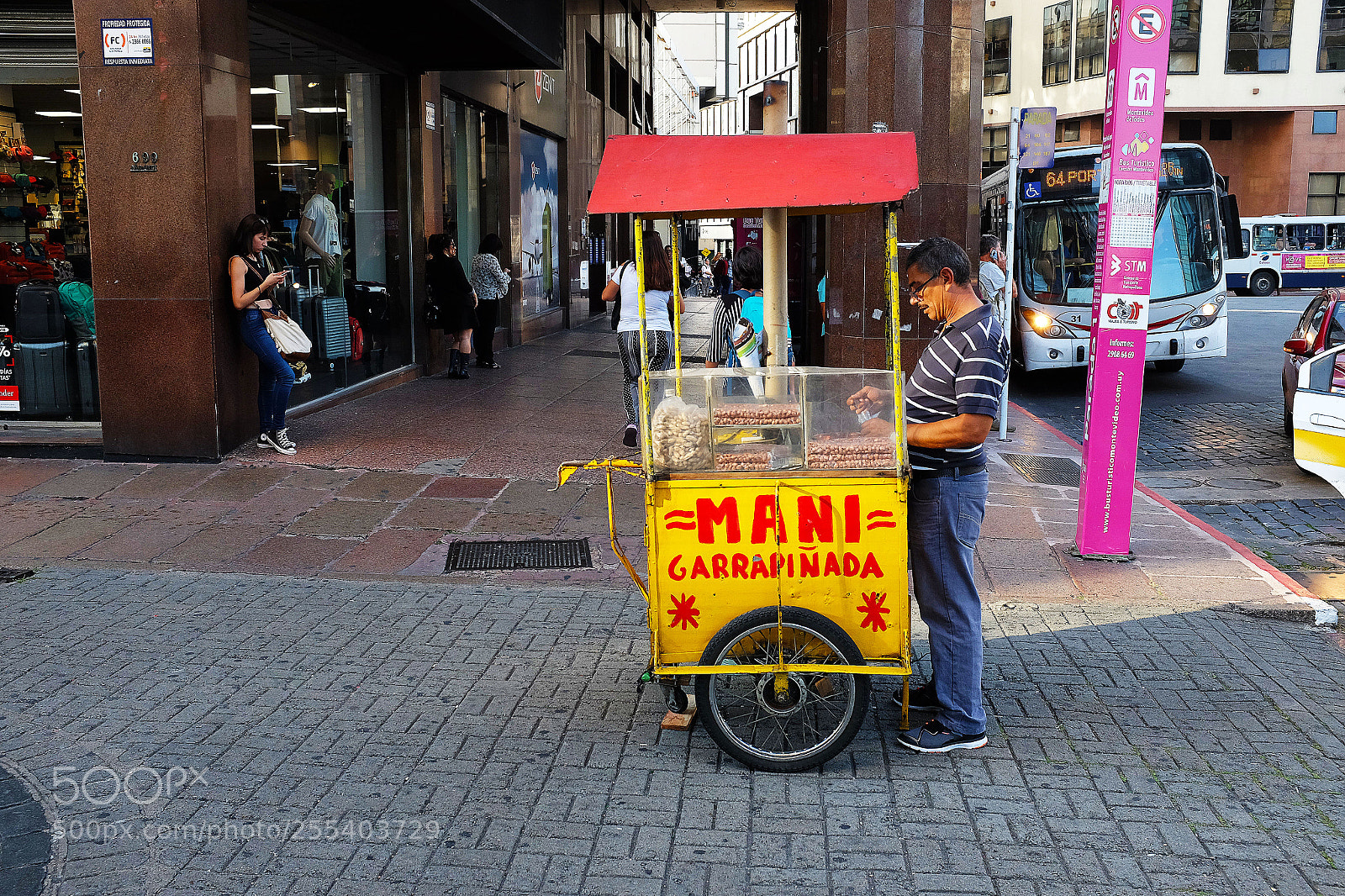 Fujifilm X100S sample photo. Escenas callejeras. photography