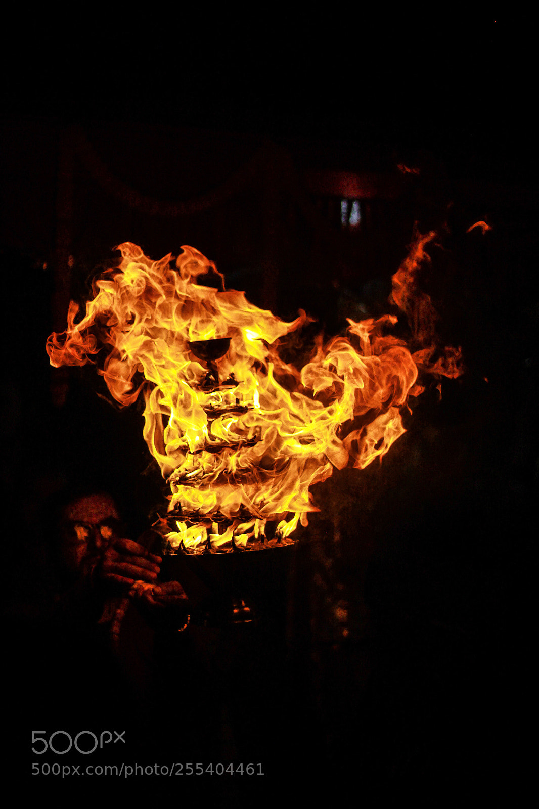 Canon EOS 1200D (EOS Rebel T5 / EOS Kiss X70 / EOS Hi) sample photo. The holy arati  photography