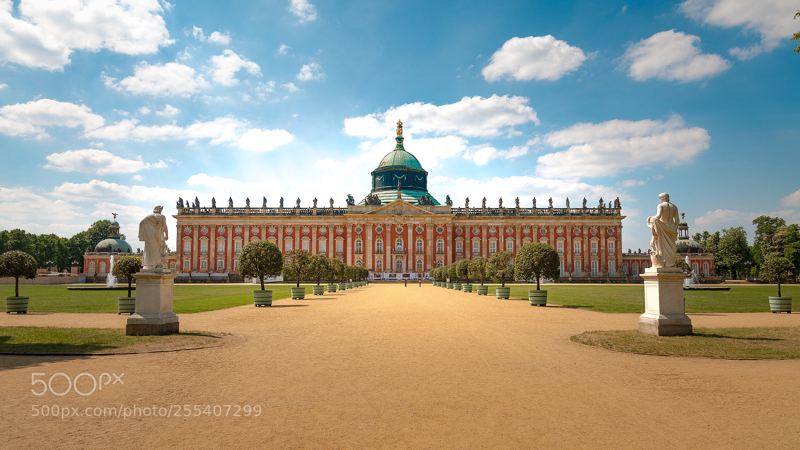 Canon EOS 70D sample photo. Neue palace photography