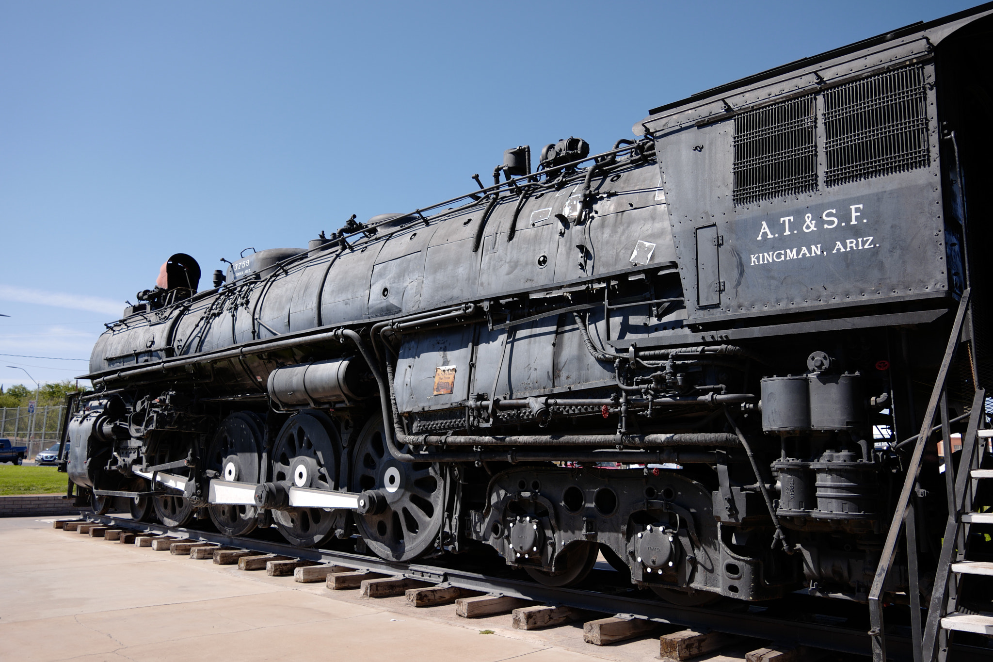Leica CL sample photo. Kingman train photography