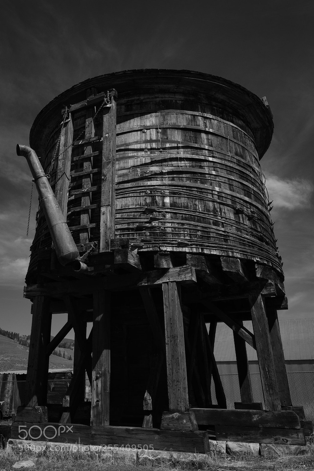Fujifilm X-T2 sample photo. Water tower gone dry photography