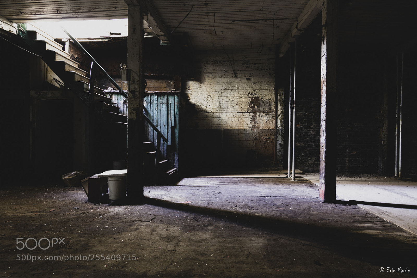 Canon EOS 60D sample photo. L'escalier photography