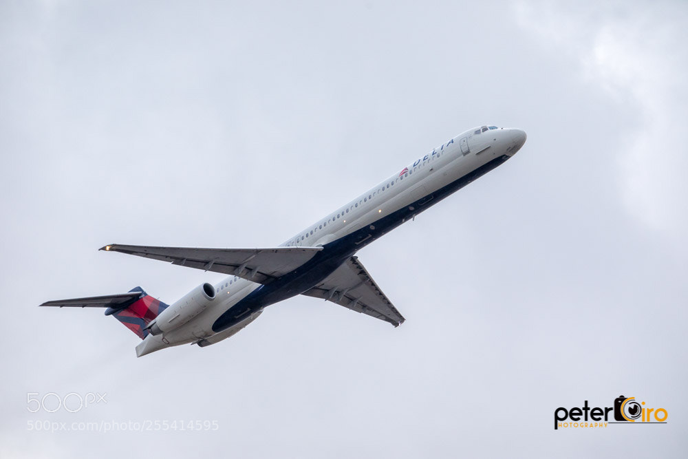 Canon EOS 5D Mark IV sample photo. Delta md-88 taking off photography