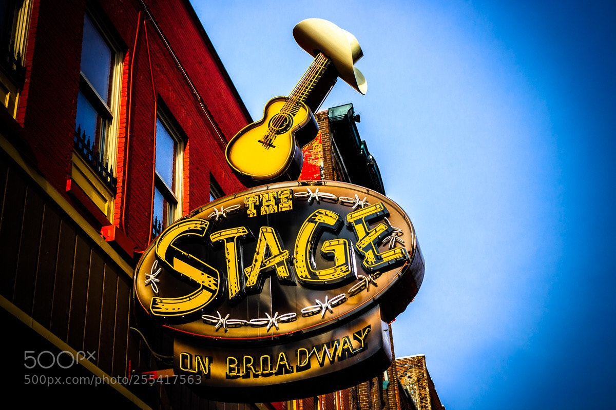 Canon EOS 700D (EOS Rebel T5i / EOS Kiss X7i) sample photo. The stage on broadway photography
