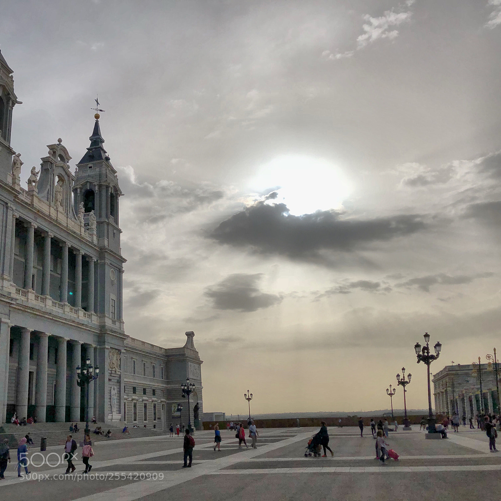Apple iPhone 8 Plus sample photo. Plaza de la armer photography