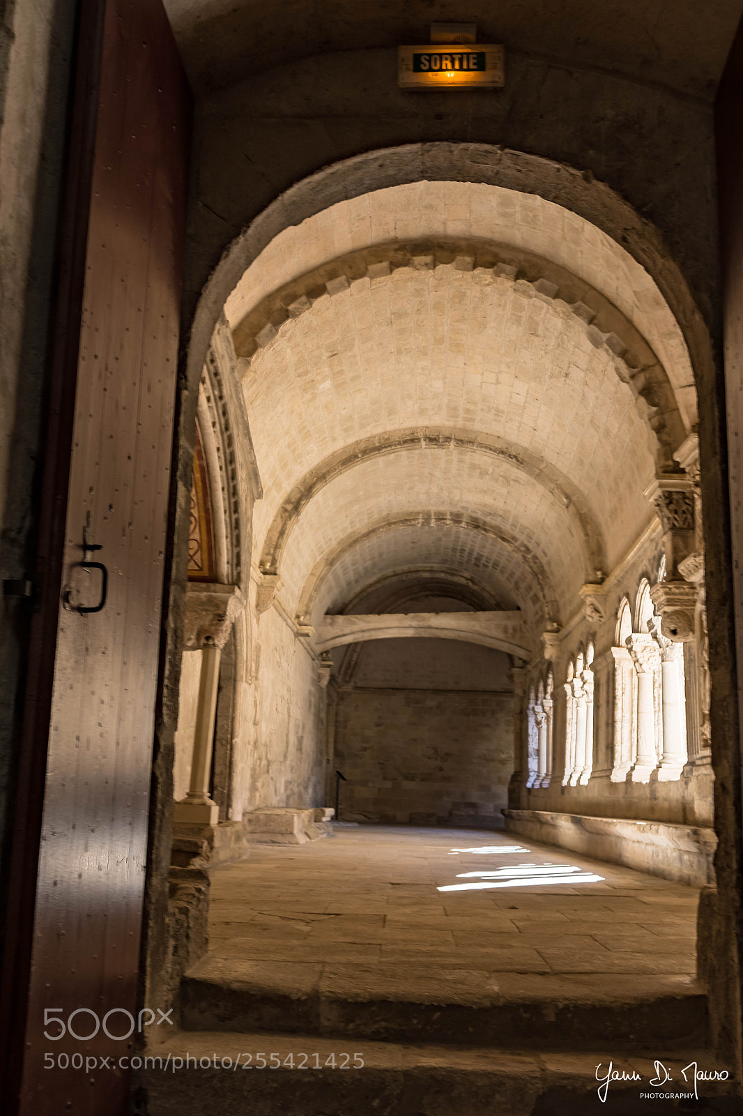 Canon EOS 7D Mark II sample photo. Abbaye de montmajour photography