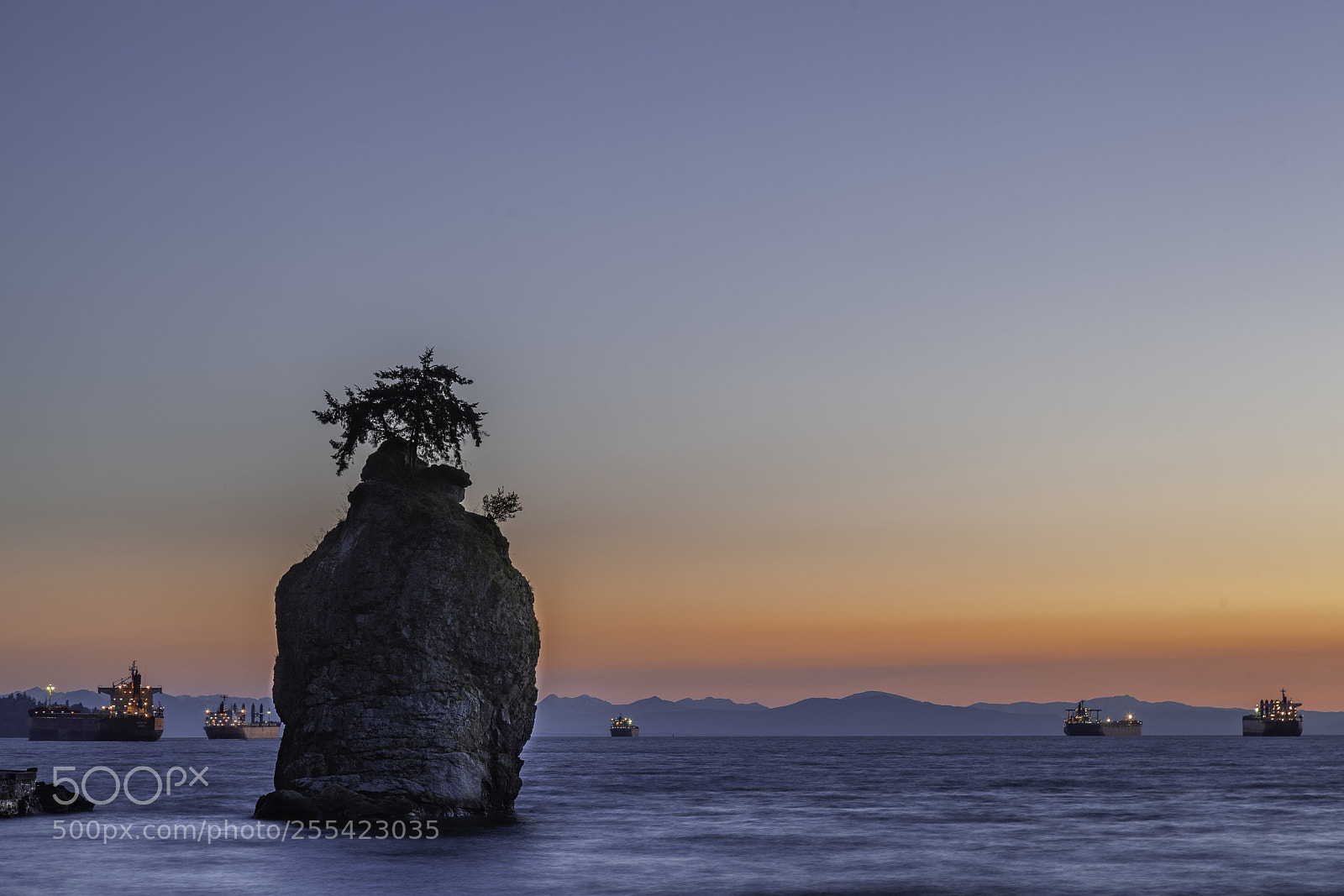 Canon EOS 5D Mark II sample photo. Siwash rock sunset photography