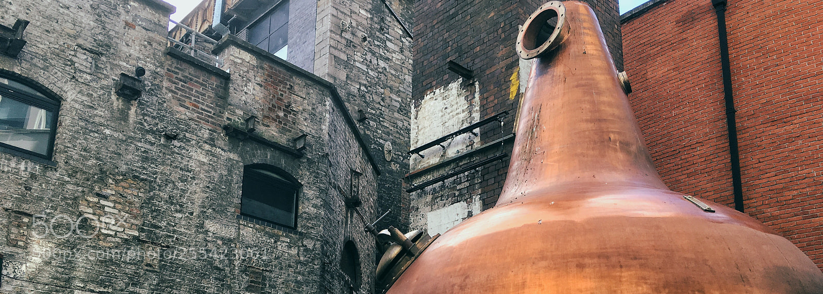 Apple iPhone SE sample photo. Brick by brick photography