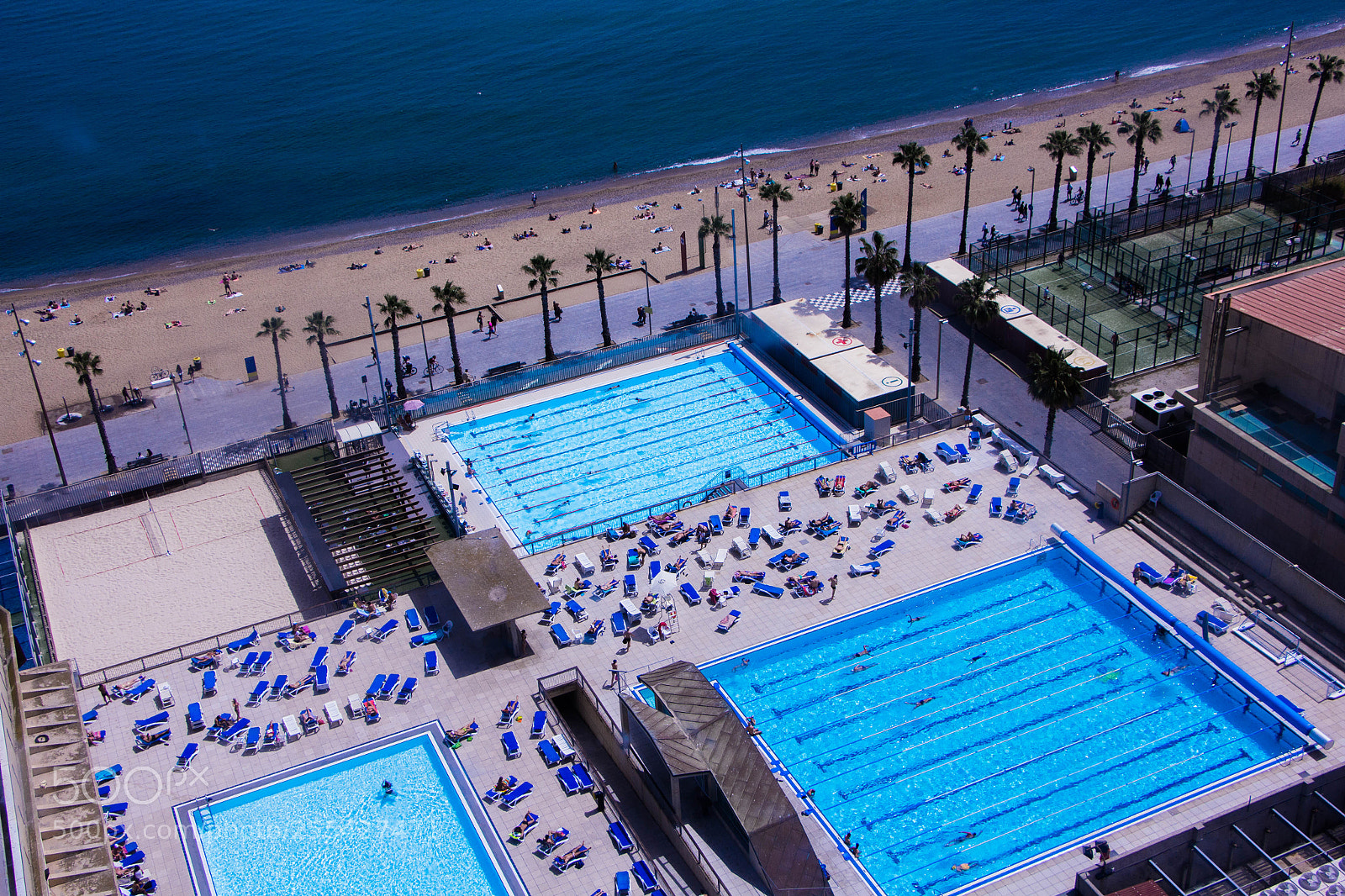 Canon EOS 60D sample photo. Outdoor swimming pool in photography