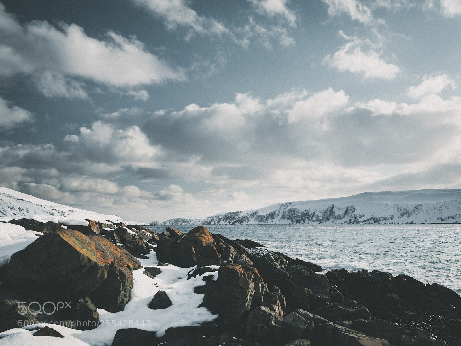 Olympus OM-D E-M5 II sample photo. Clouds flowing to barents photography