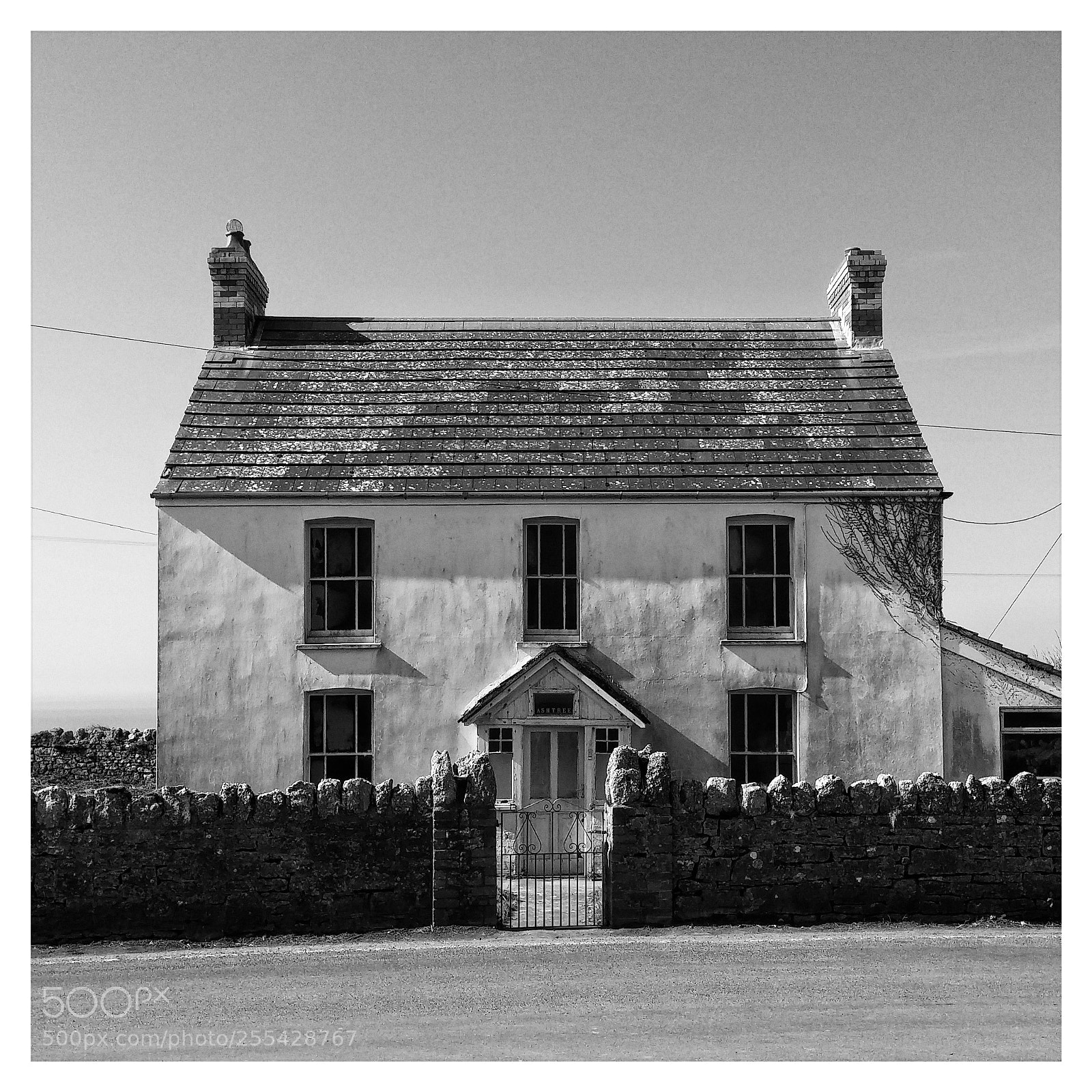 LG G3 sample photo. Haunted house. photography