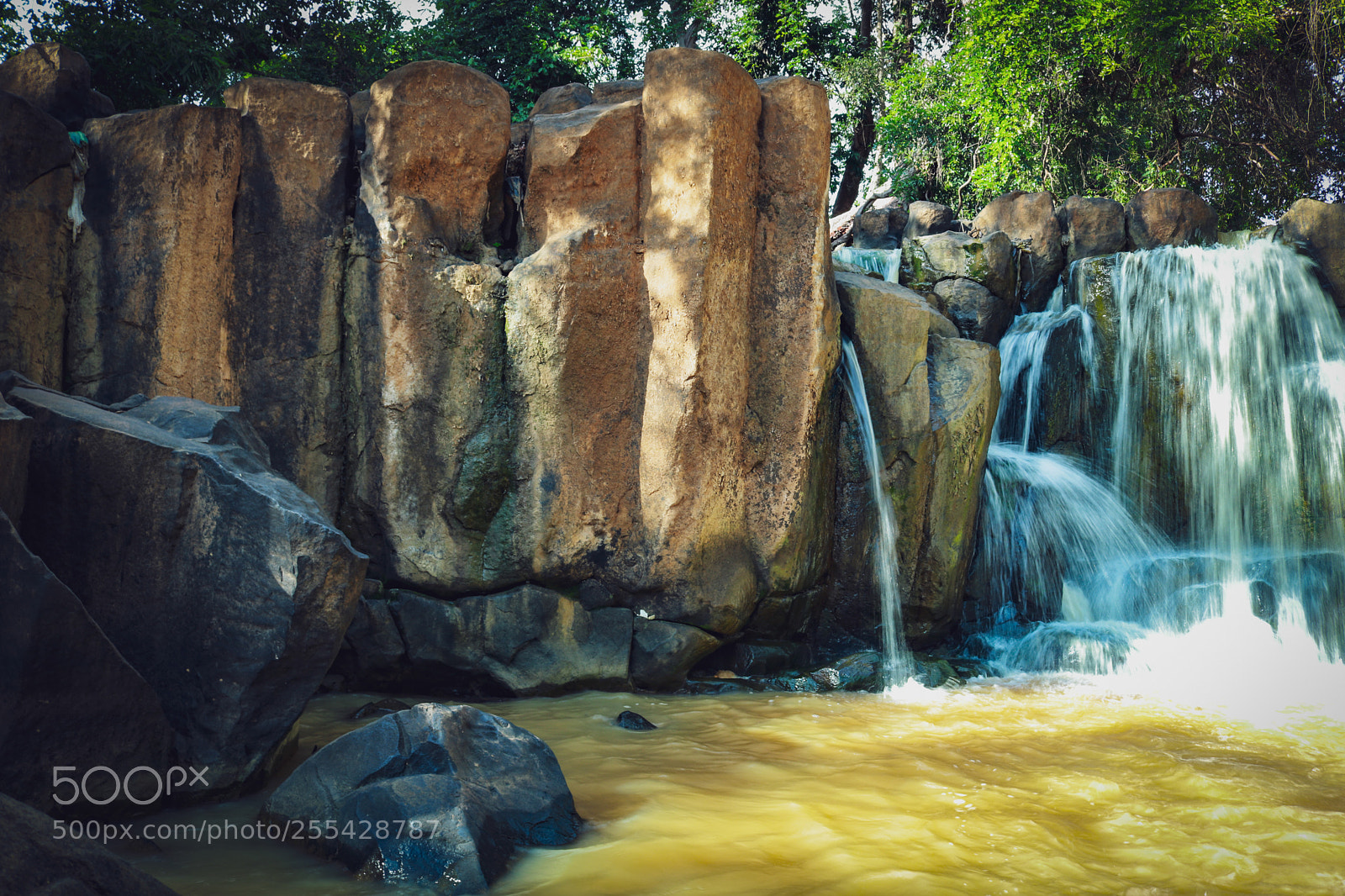 Canon EOS 750D (EOS Rebel T6i / EOS Kiss X8i) sample photo. Thác Đứng photography