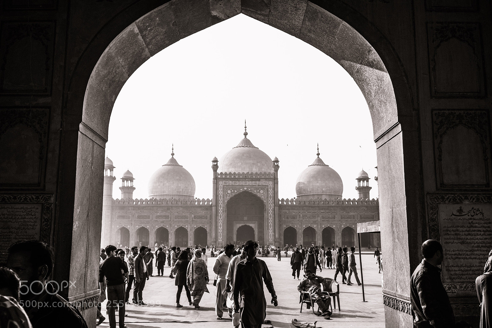 Fujifilm X100T sample photo. Baadshahi masjid photography