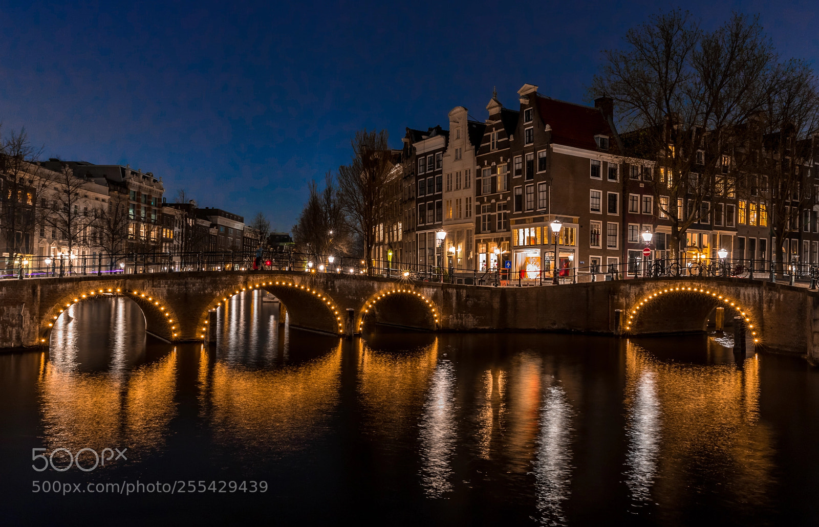 Canon EOS 5D Mark IV sample photo. Lights in amsterdam photography