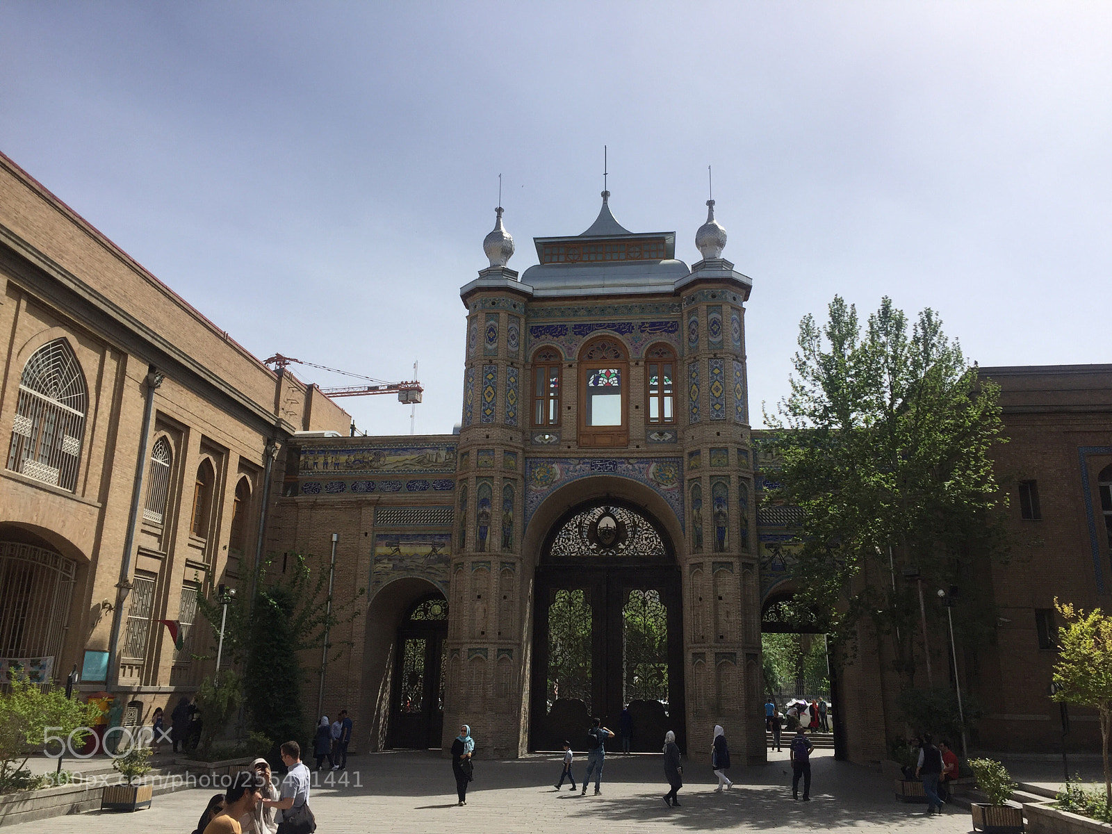Apple iPhone 6 sample photo. سردر باغ ملی، از بناهای به جا مانده از دوره قاجار می‌باشد که در سال‌های ۱۳۰۱ تا ۱۳۰۴
 photography