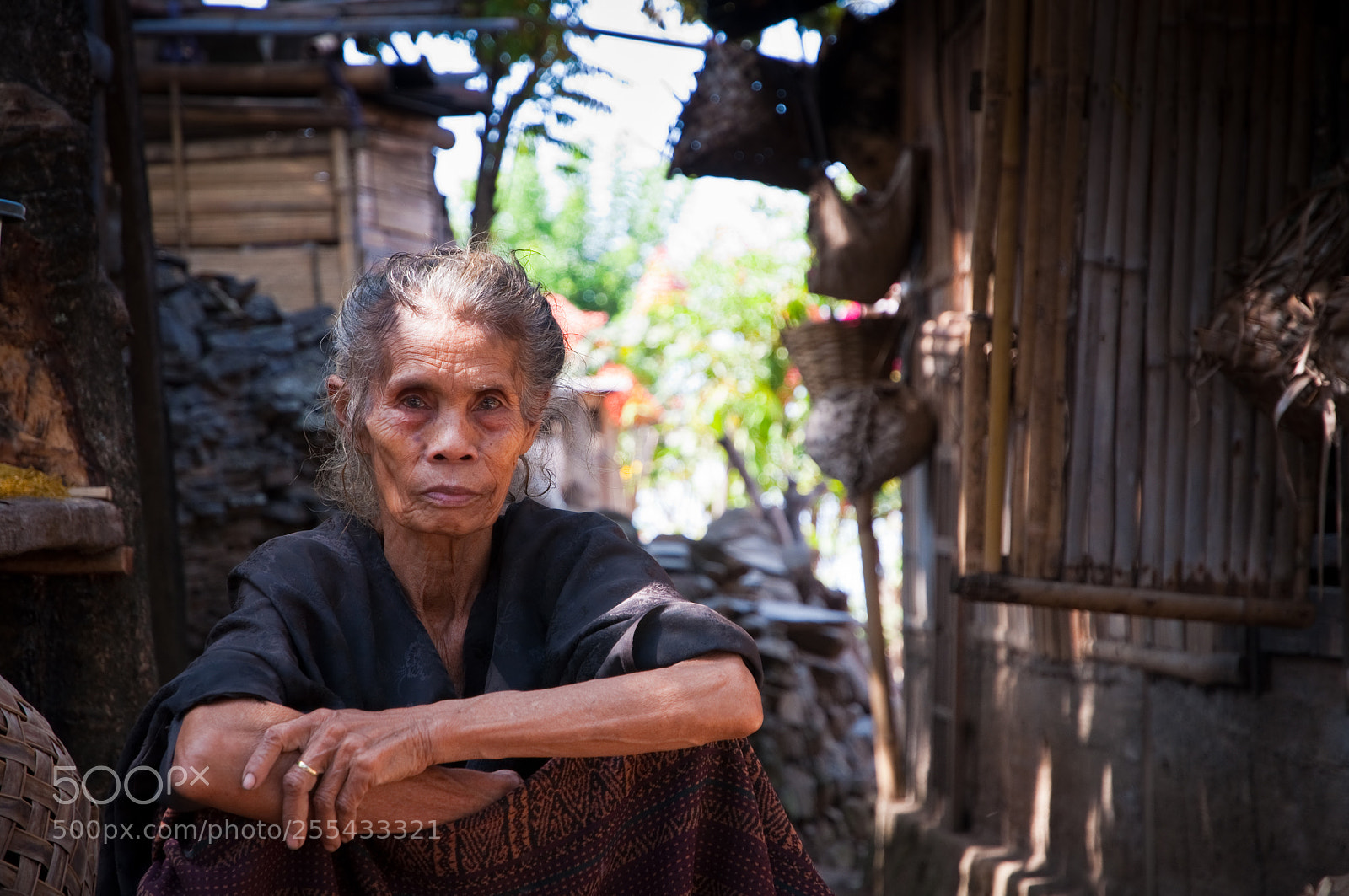 Nikon D90 sample photo. Old woman in traditional photography