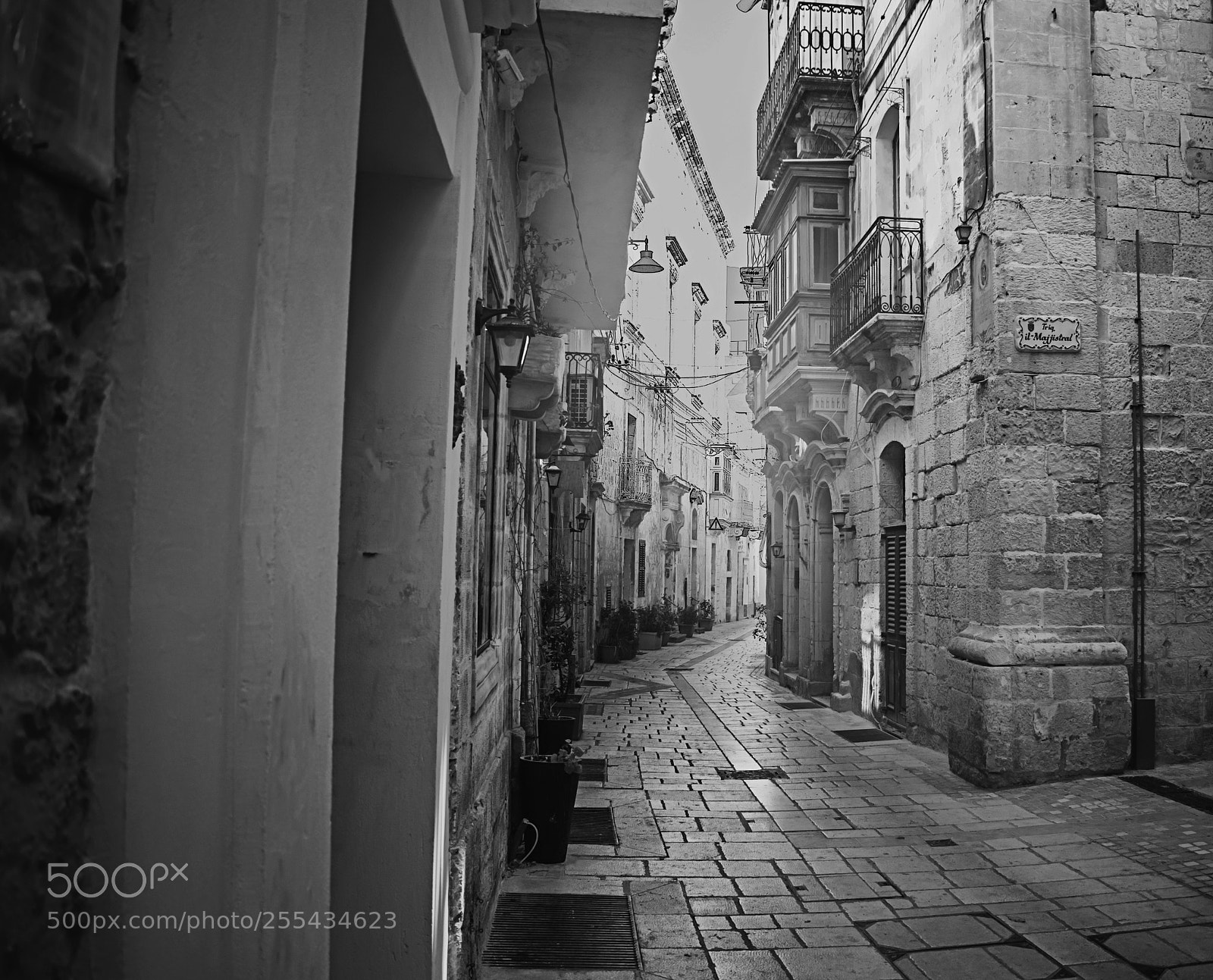 Nikon D3300 sample photo. Old narrow street in photography