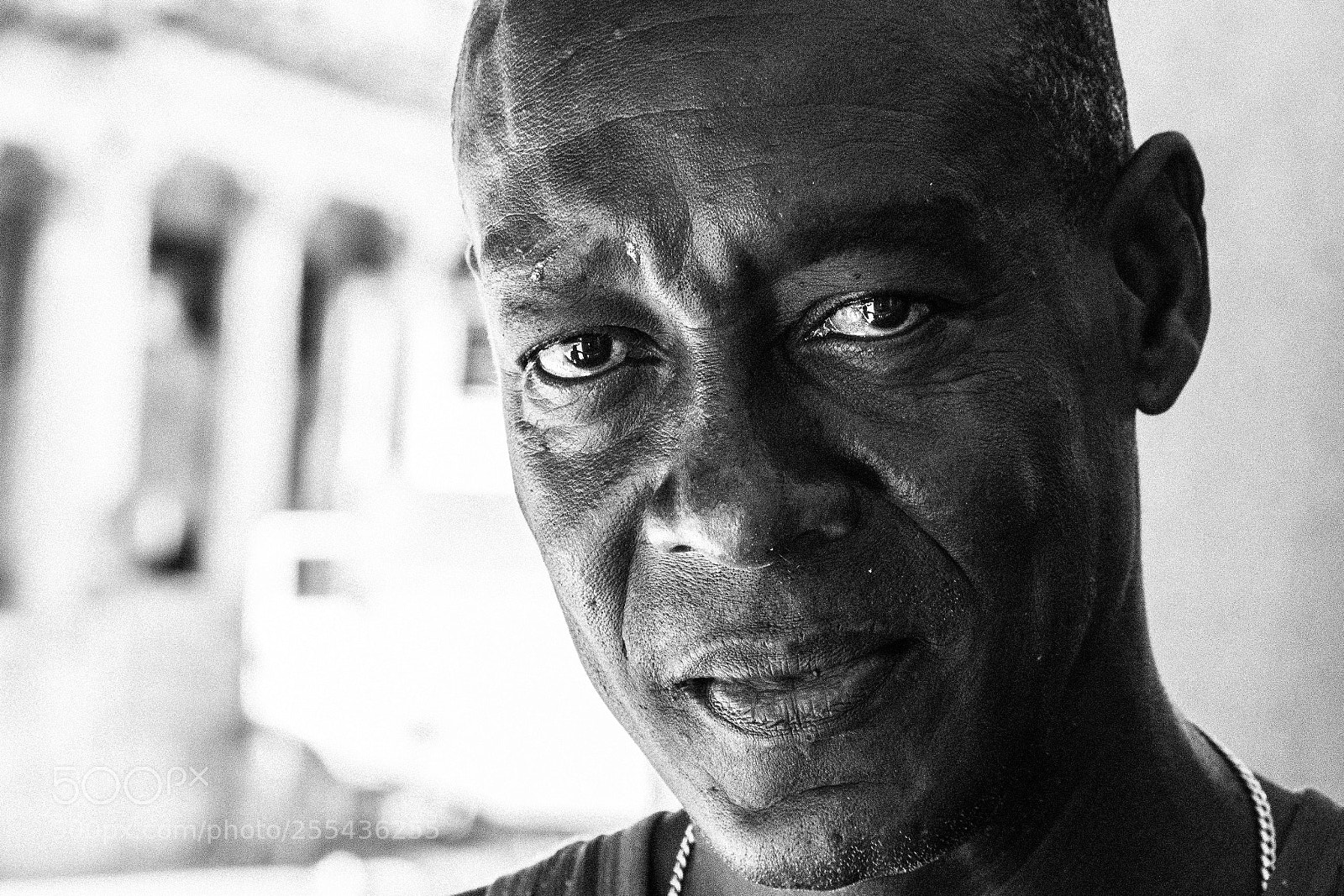 Canon EOS 600D (Rebel EOS T3i / EOS Kiss X5) sample photo. Cuban man portrait photography
