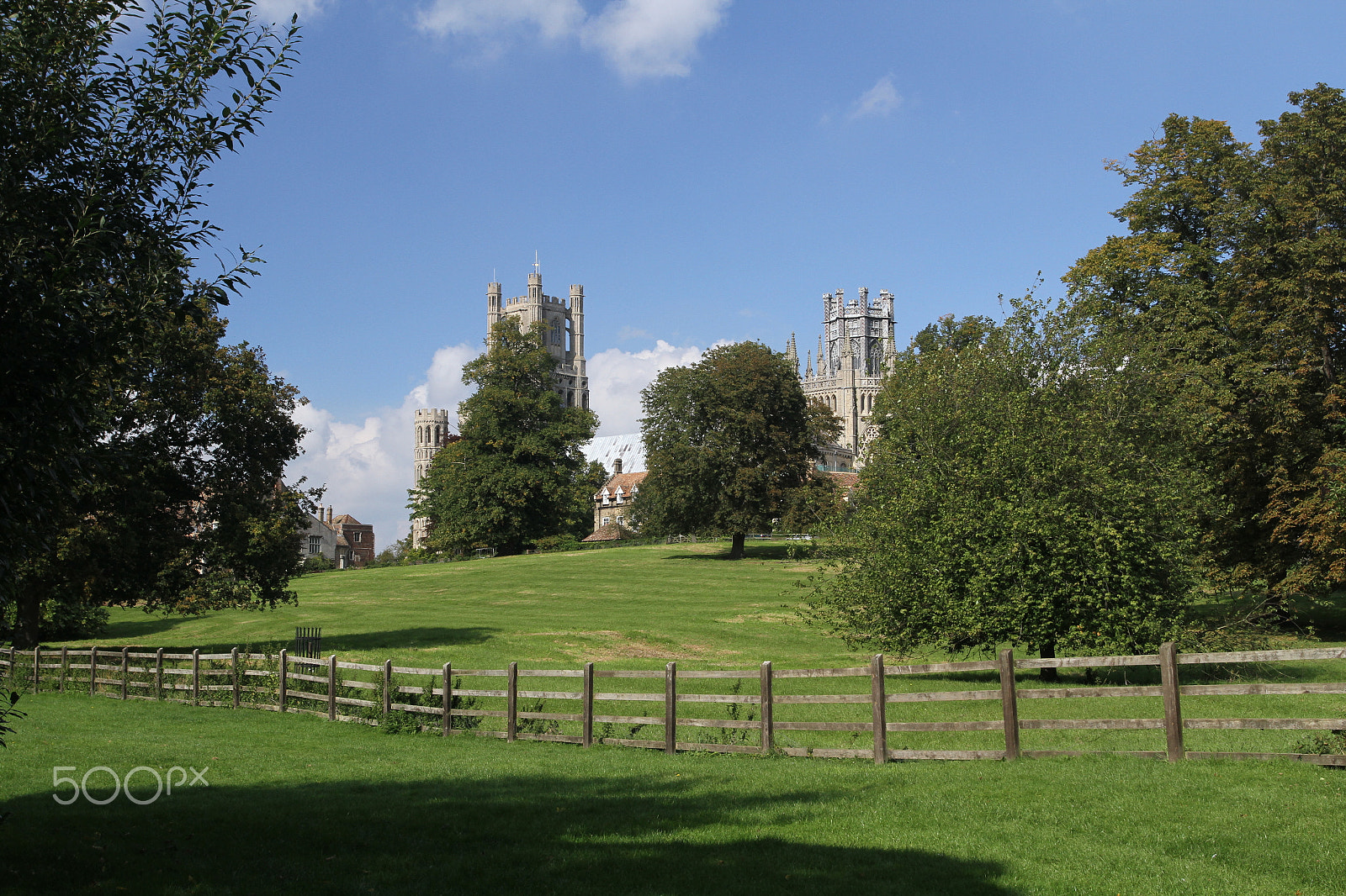 Canon EOS 7D + Canon EF 17-40mm F4L USM sample photo. In and around ely, cambridgeshire in autumn photography