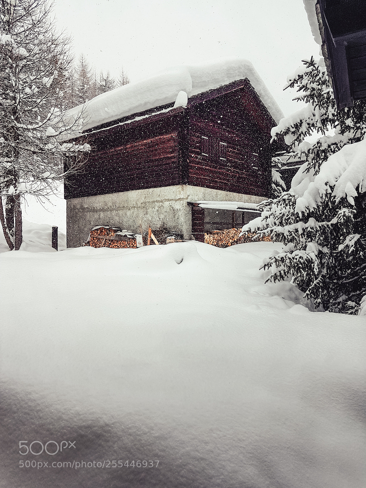 Samsung Galaxy S7 sample photo. Winter cabin photography