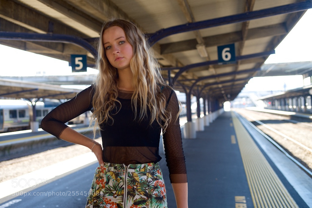Nikon D600 sample photo. Izzy on train platform photography