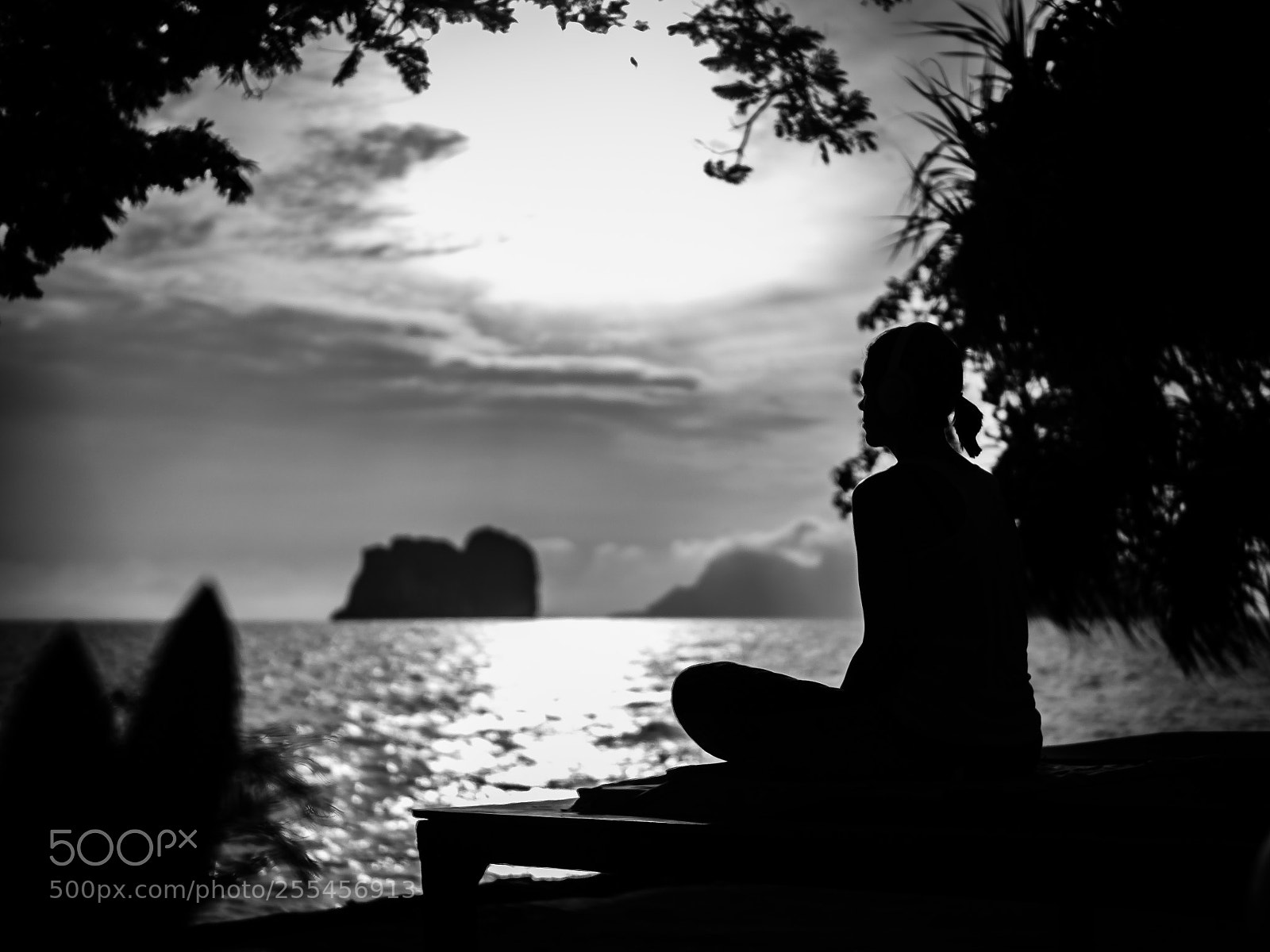 Olympus OM-D E-M1 Mark II sample photo. Yoga at the beach photography