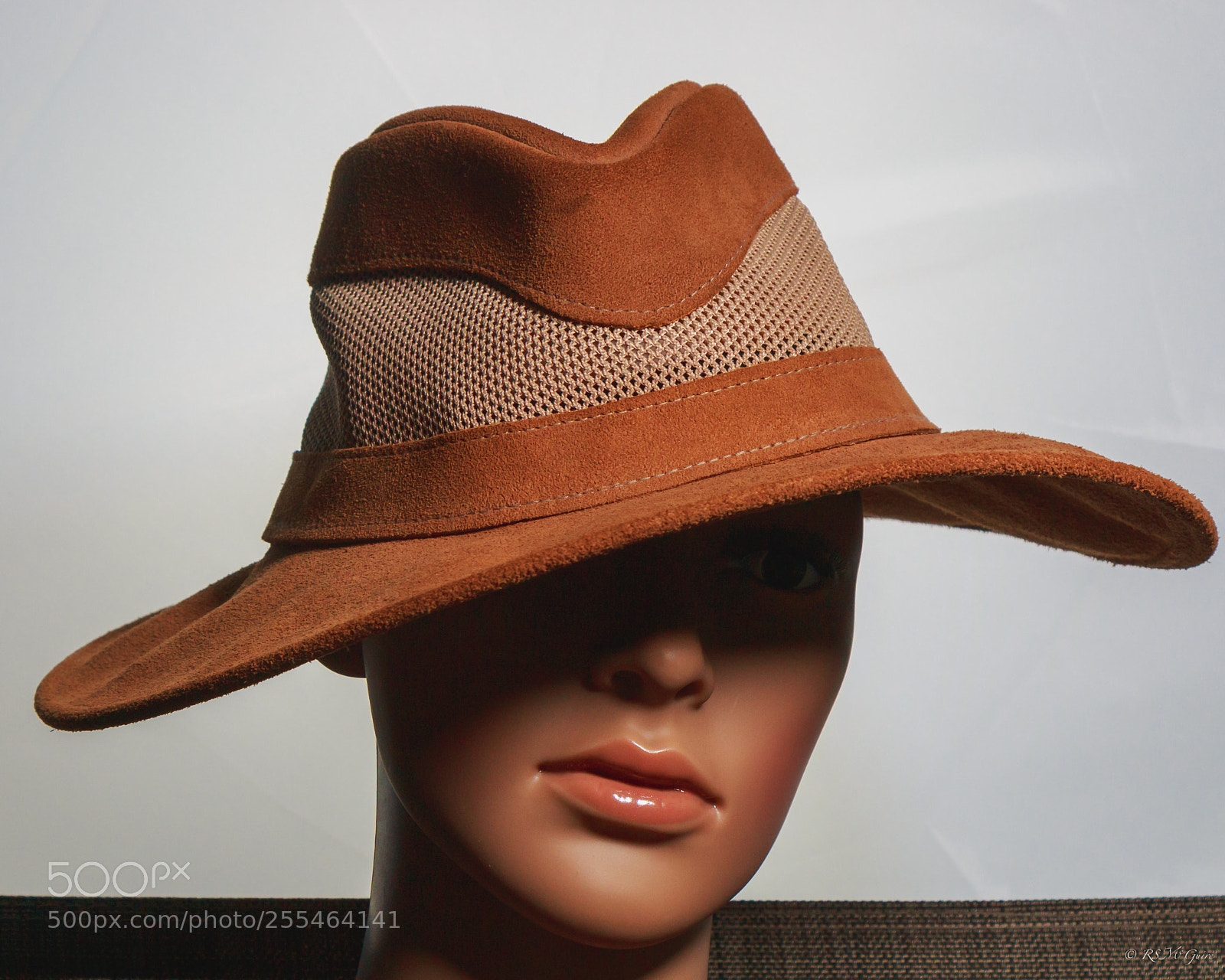 Canon EOS 70D sample photo. Lady in the hat... photography